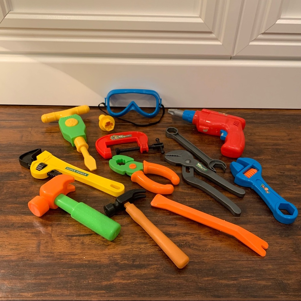 SOLD GUC 13-Piece Kids Construction Tools Play Set